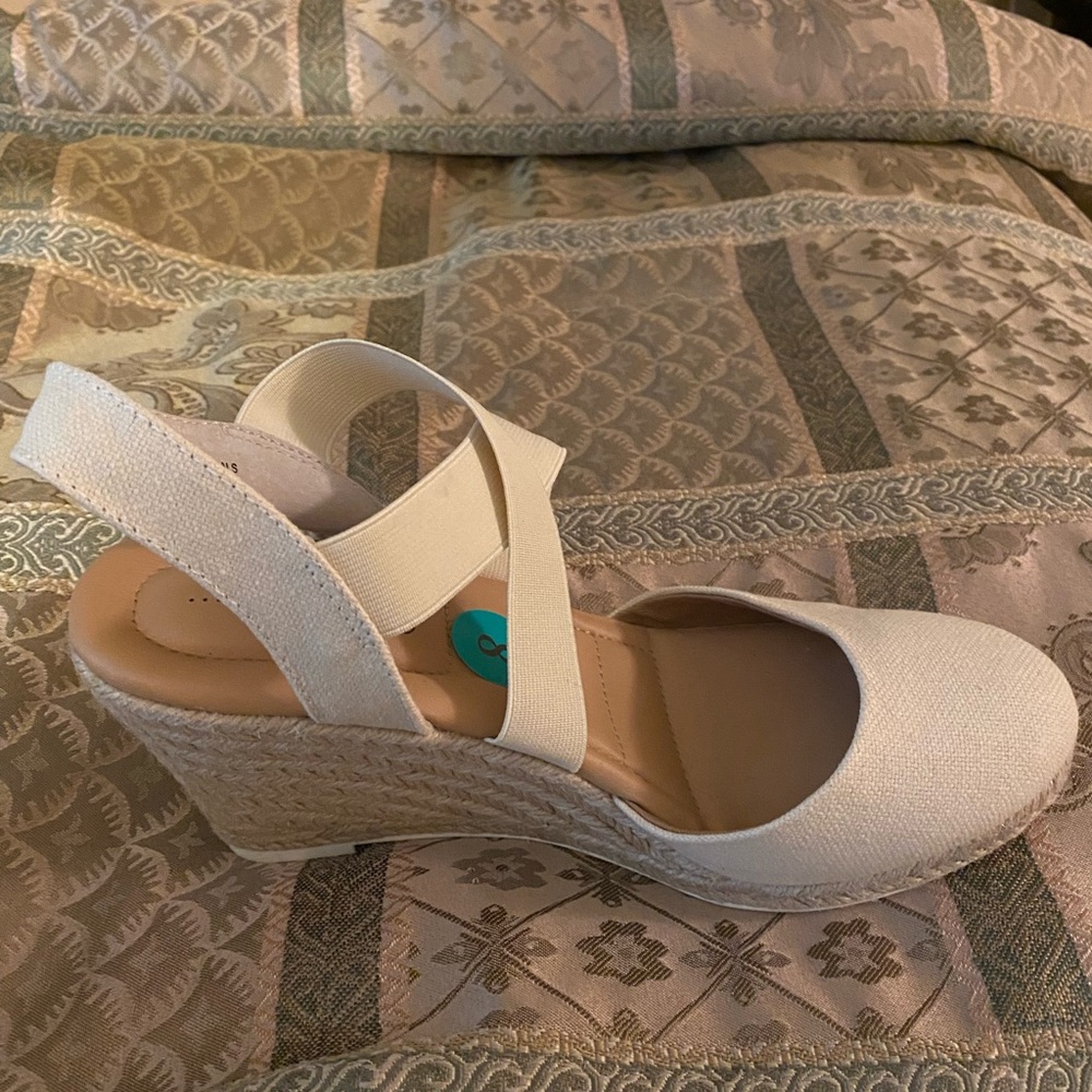 Me Too wedges